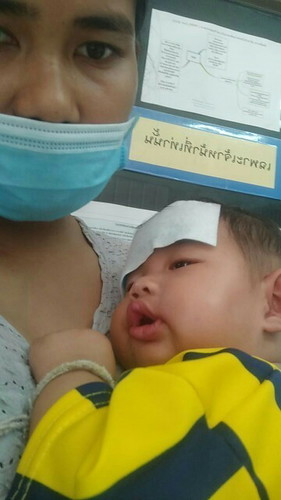 ลูกเป็นไข้ไปหาหมอก็ไม่หาครวไปคลินิกไหนดีค่ะช่วยเเนะนำน่อน