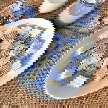 Sữa chua dẻo sct và hoa đậu biếc