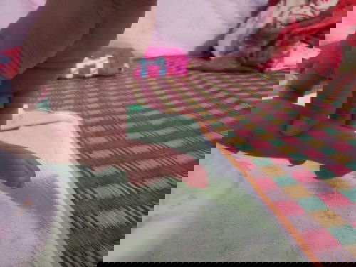 Cho e hỏi xíu ạ,bàn chân con bị cong như vậy có sao k0 ạ. Đi khám bs bảo về  hơ nắn cho con thôi.