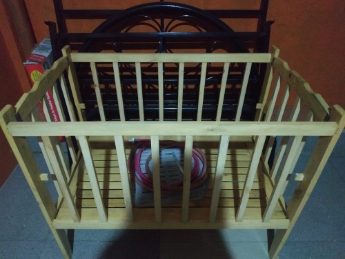 SELLING WOODEN CRIB!!!