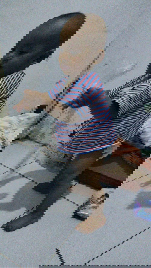 8m16d belajar jalan sendiri