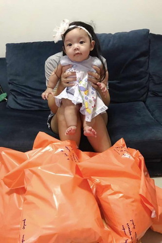 แบ่งให้น้องๆ น้องเฌอก็อิ่มใจ ❤️