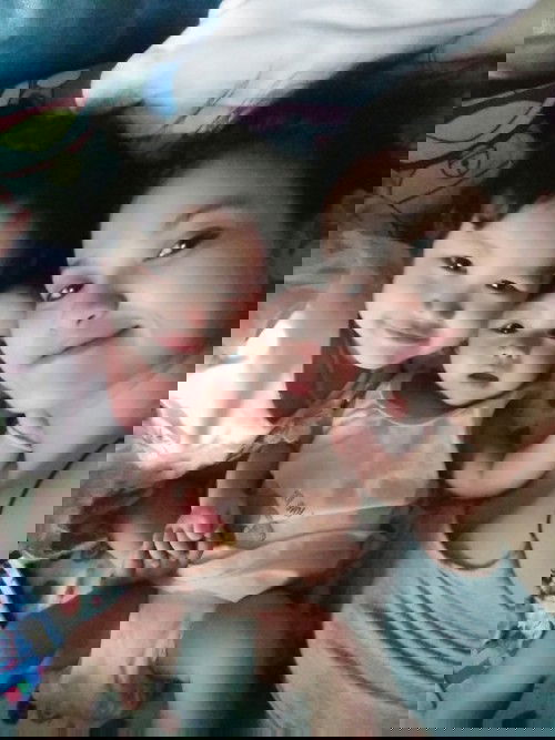 มดขึ้นที่นอนลูก