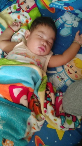 เด็กน้อยนอนดิ้น