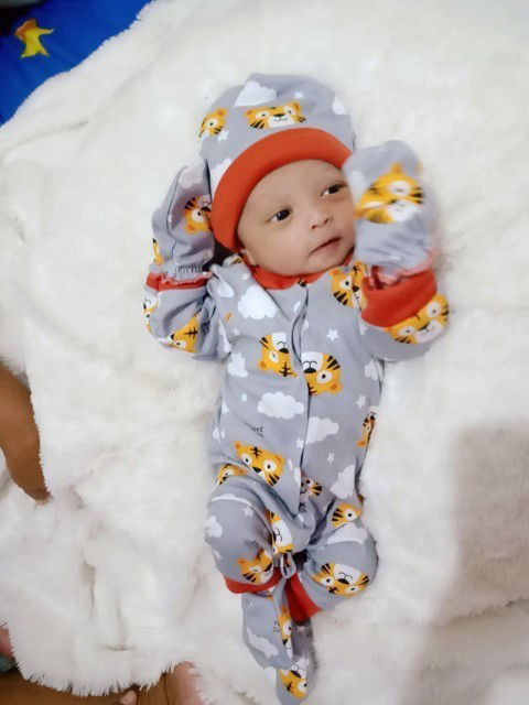 Anak pertama keluar dirumah bund