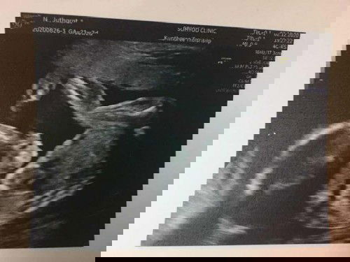 เห็นท่านอนลูกแล้ว อดหัวเราะไม่ได้เลยค่ะ