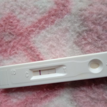 Mga Mommy's ask ko lng po kung positive po ba ito or negative?