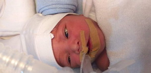 Baby amellia help😢😢