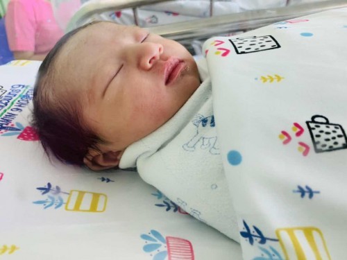 ลูกสาวแอบแตกก่อนแล้วค้าาา