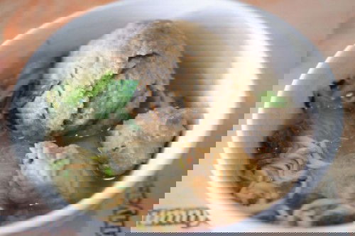 Saya hamil usia 6minggu 3 hari... Kira2 boleh tidak ya makan bakso,  bakso titoti/ bakso rusuk jos