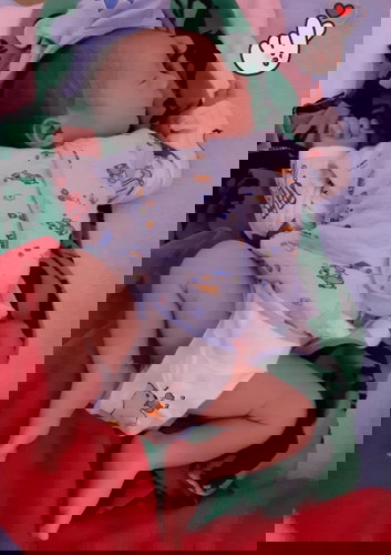 Em bé ngoan....