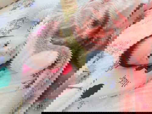 Mom nào có cách cho sữa về đặc k ạ sữa e loãng quá