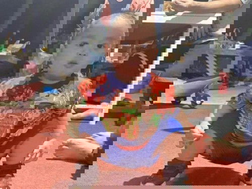 1 ขวบ บ้านอื่นเดินยังค่ะ บ้านนี้เดินทั้งวันค่ะ