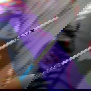 Bun apakah positif garis 2 samar udh tlat 8hari?