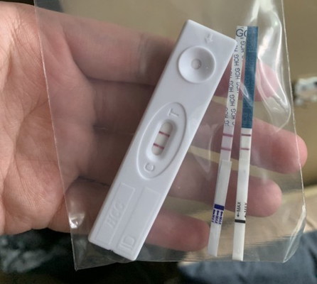 อยากทราบว่าประจำเดือนมาครั้งสุดท้ายวันที่28ตุลา พอตรวจขึ้น2ขีด3อันแบบนี้ท้องไหมคะ?