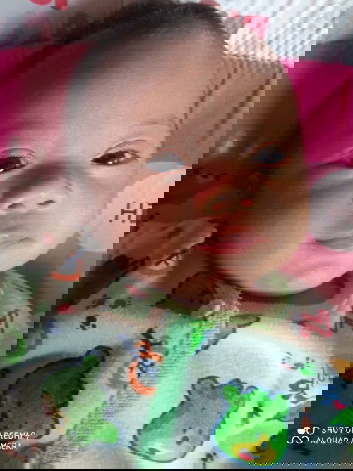 น้อง2เดือนแล้วค่ะแต่น้องไม่อึมา4วันแล้วปกติใหมค่ะเลี้ยงนมแม่ล้วนค่ะ