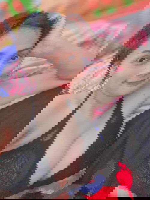 หน้าอกใหญ่ขึ้น ปวดหลังปวดซี่โครงใต้ราวนม