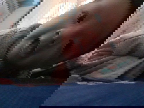 1th27days 
Con các mom có như vậy k