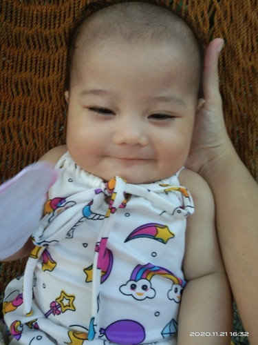 pwede na kaya palagyan ng hikaw ang 4months baby?
