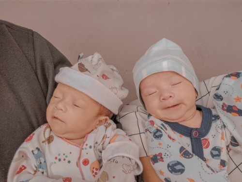 #ibujuara . Baby kembar
