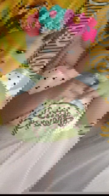 Melihat mu tersenyum aja itu dah membuat umi bahagia banget 😍.