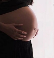 Ano po yoNg mga kagamitan ng bAby na dinadala sa hospital pag manganganak na..except po yoNg damit.