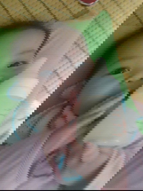 Uống sữa công thức