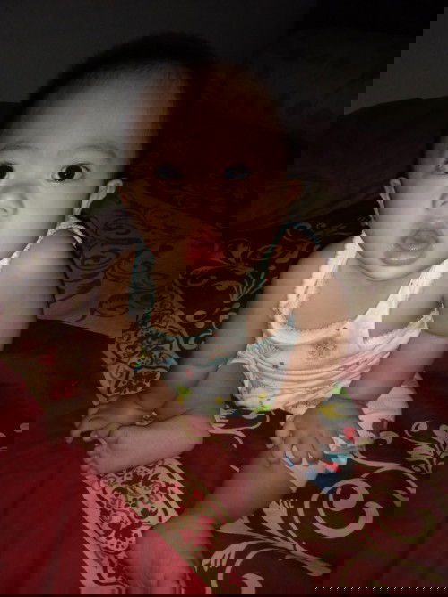 Bayi 10 bulan belajar duduk