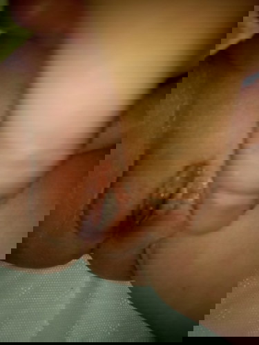 Cac mom cho m hỏi có cần vc trong màng trằng của con k ạ