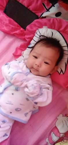 จับขวดนมได้