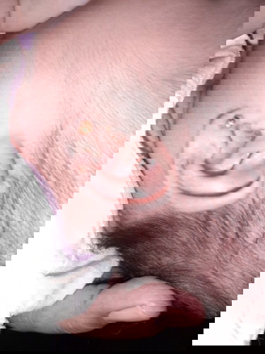 May nalabas sa tainga ni baby