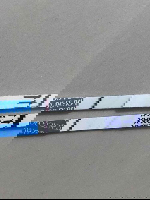 แบบนี้ ขึ้น2ขีดแบบจางมากๆๆท้องไม ค่ะ ไปตรวจที่ คลีนิก หมอบอกว่า ผลเป็น ลบ ค่ะ ประจำเดือนครั่งล่าลุด 22พฤศจิกายน ขาดมา 8 วันแล้วค่ะ. #อยากท้องคร้า 