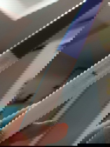 แบบนี้ท้องไหมคะ บางคนก็บอกอีกขีดจาง บางคนก็บอกไม่ท้อง ซื้อมาตรวจใหม่ขึ้นขีดเดียวค่ะ
อยากมีค่ะ