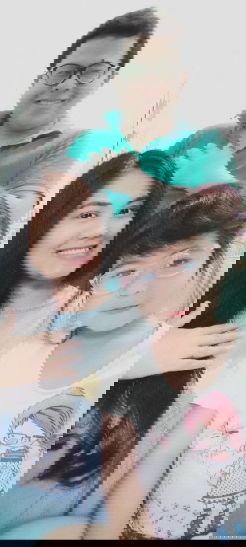 "2021"
Menjadi istri sekaligus ibu yang bijak untuk keluarga,menjadi menantu kebanggaan. God Bless