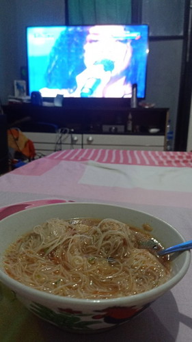 Hamil muda makan bakso