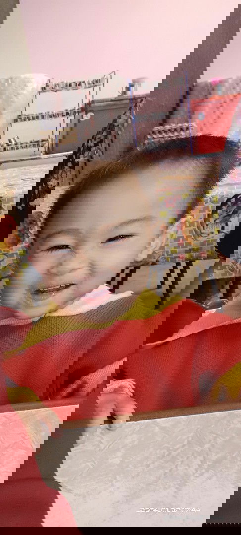 จะเปลี่ยนให้ดื่มนมกล่องบ้างไม่ยอมเปลี่ยนเลย ใครมีวิธีดีๆครับ ลูกคนแรก ตอนนี้1ขวบ 5 เดือน