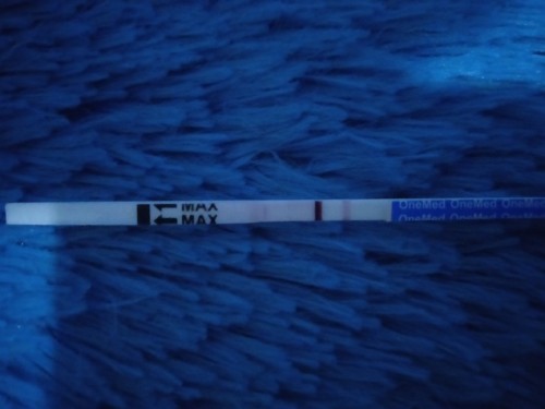 kehamilan pertama saya sudah telat haid kurang lebih 5minggu tetapi saya cek garis dua tetapii samar