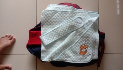 Dijual selimut bayi ponco 30rb...daerah cilangkap jakarta timur. https://shopee.co.id/arsello?v=d41&