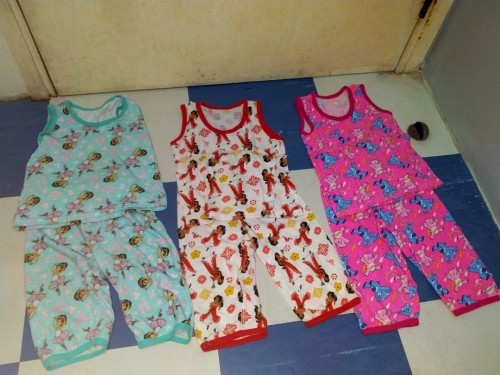 Preloved baby stuff good us 0-3 or 3-6months PM for the price 😊
Ps. Use but not abuse ❤️