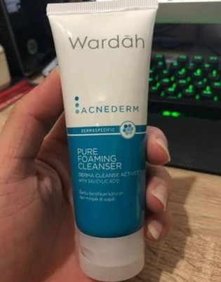 Assalamualaikum bunda saya mau tanya produk dari Wardah ini aman gak dipakai ibu hamil .terima kasih