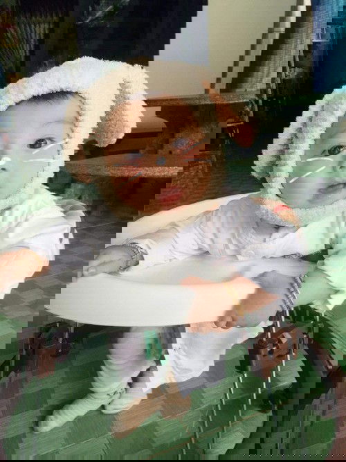 tre đi phan xanh màu rêu co phai do sữa