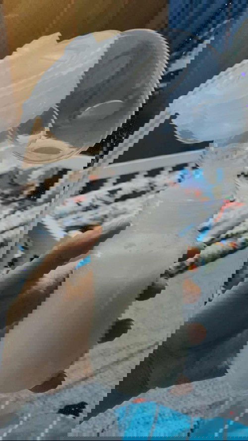 Need help from BREASTFEED MOMMIES 🥺