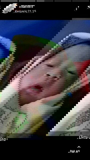 alhamdulillah lounching baby girl di minggu ke 38 rasanya campur aduk banget yaallah.. 
semoga jadi