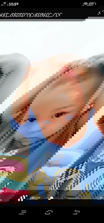 garuk kepala dan kuping terus