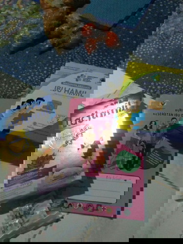 bun saya minum lactamil yang ssmpai 3bulan. 
dan kalo BAB itu ska mencret apa itu gak cocok ya