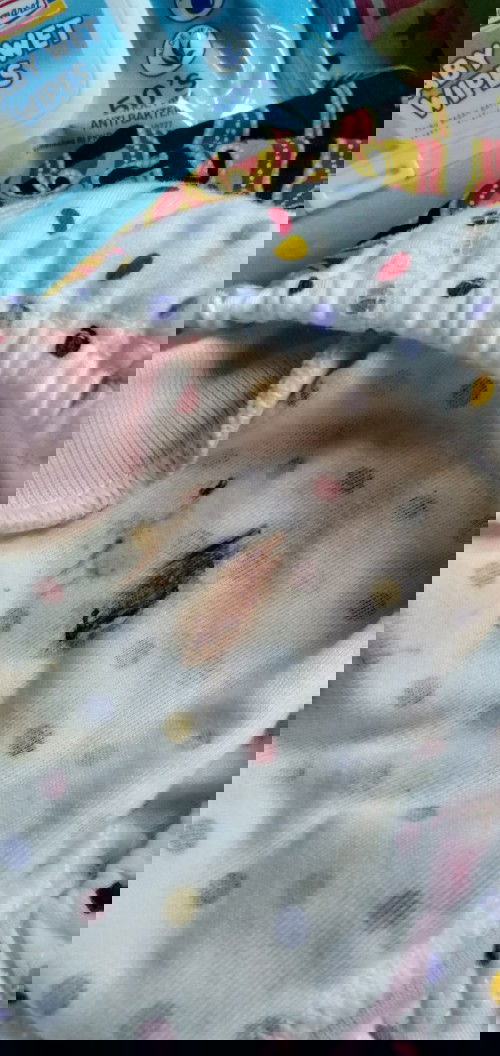 Flek Coklat dan Lendir di V bayi  beberapa hari