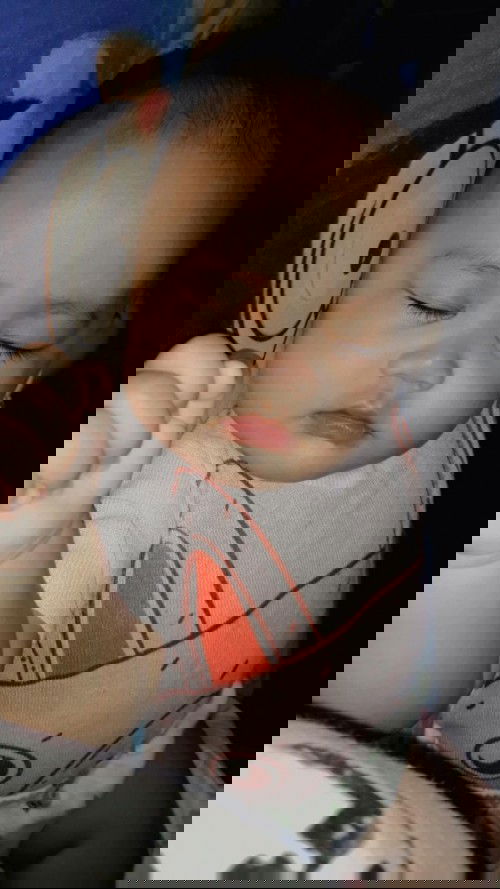 Ngeliatin anak tidur