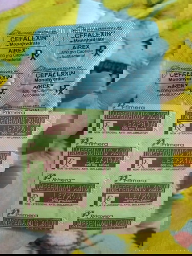 Mga mamshies may uti po ako now 33 weeks pregnant at niresetahan ako ni doc ng dalawang gamot..