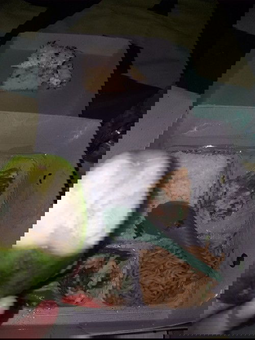 Makanan harus di barengin buah yang rasa masam