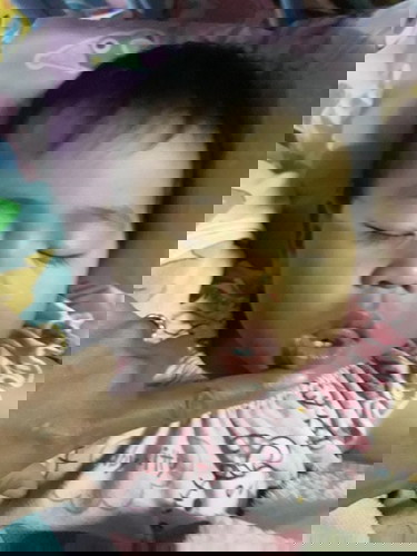 ชอบนอนลิ้นจุกปาก